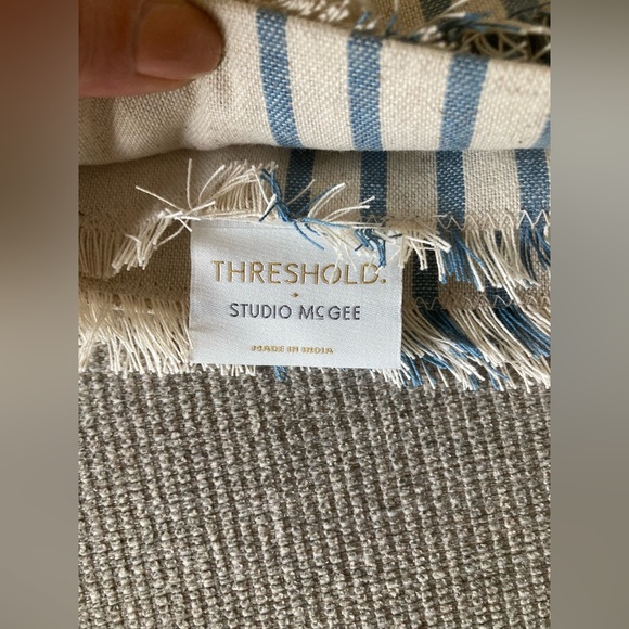 NEW Threshold w Studio McGee Blue Plaid Linen Blend Napkins- 4 Pack - Picture 2 of 4